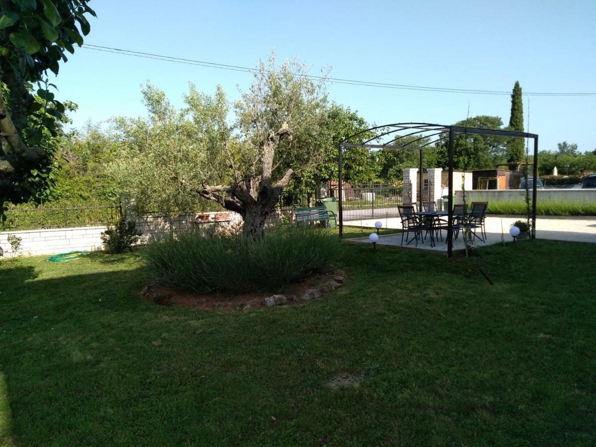Apartment Vesna Veleniki Exterior photo